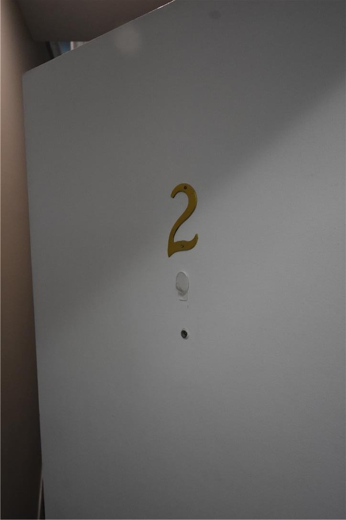 219 W Burke Street - Photo 2