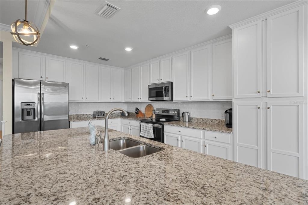 17118 Vardon Terrace - Photo 10