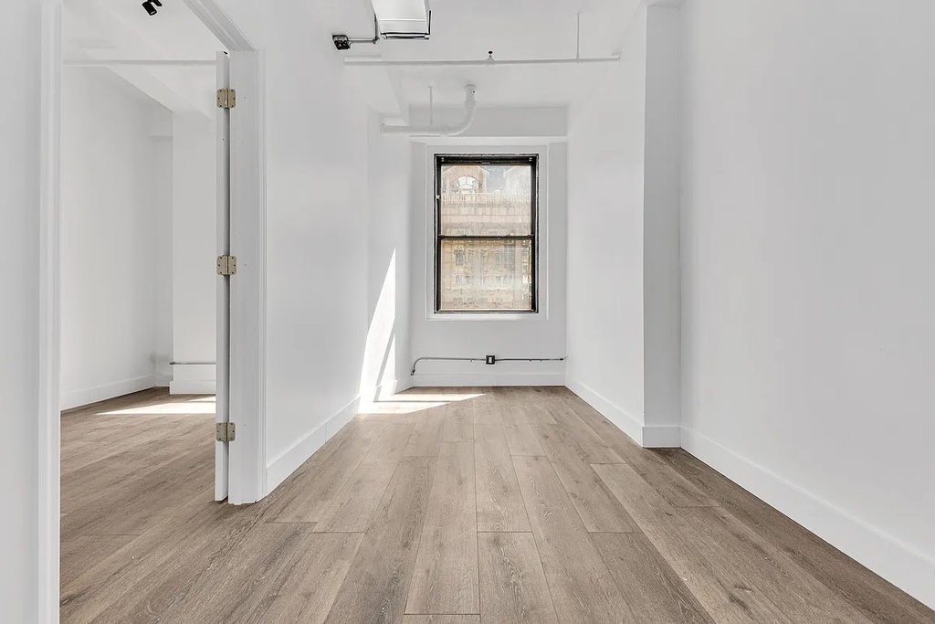 255 West 36th Street - Photo 3