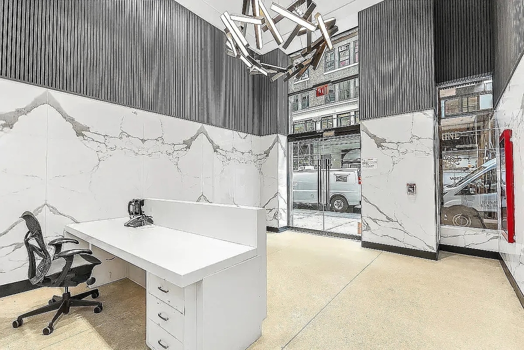 255 West 36th Street - Photo 8