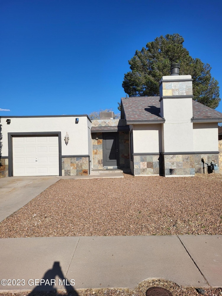 1802 Frank Sinatra Place - Photo 0