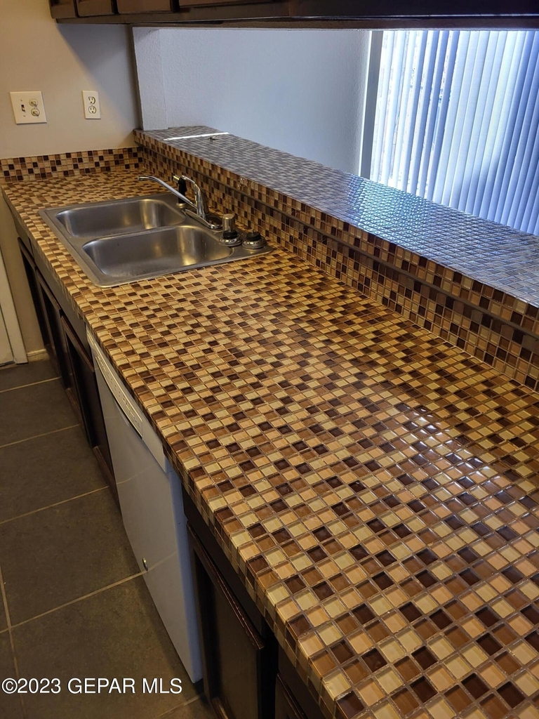1802 Frank Sinatra Place - Photo 6