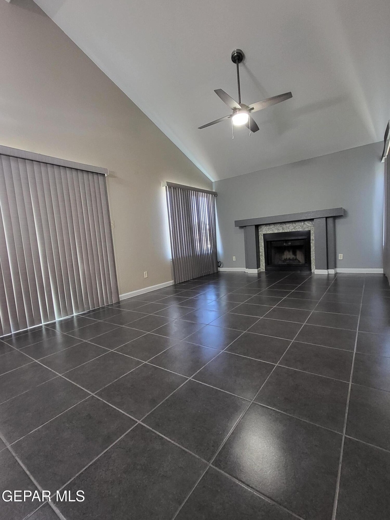 1802 Frank Sinatra Place - Photo 24