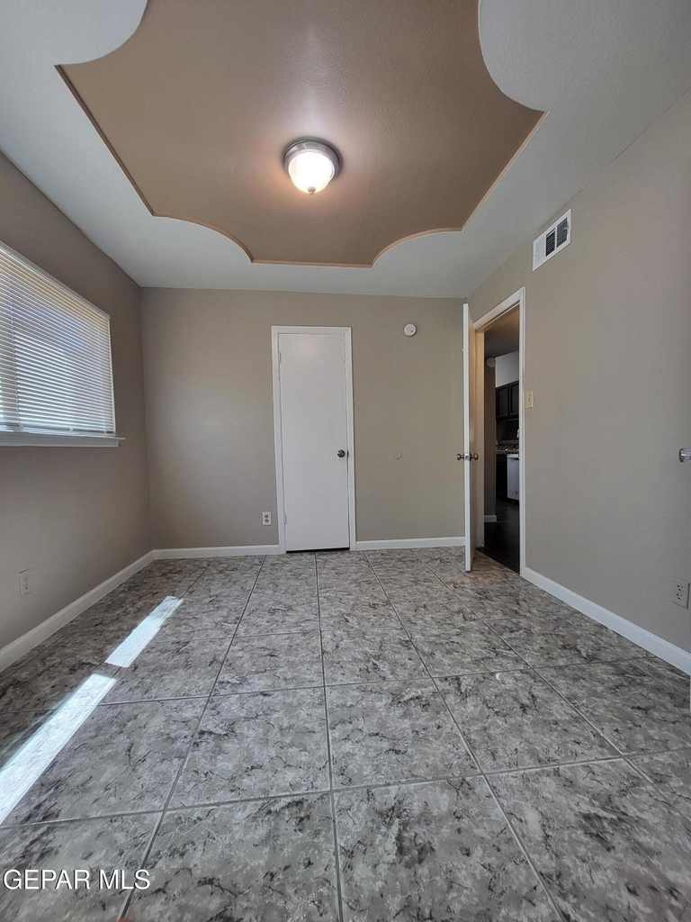 1802 Frank Sinatra Place - Photo 12