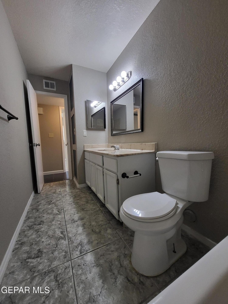 1802 Frank Sinatra Place - Photo 16