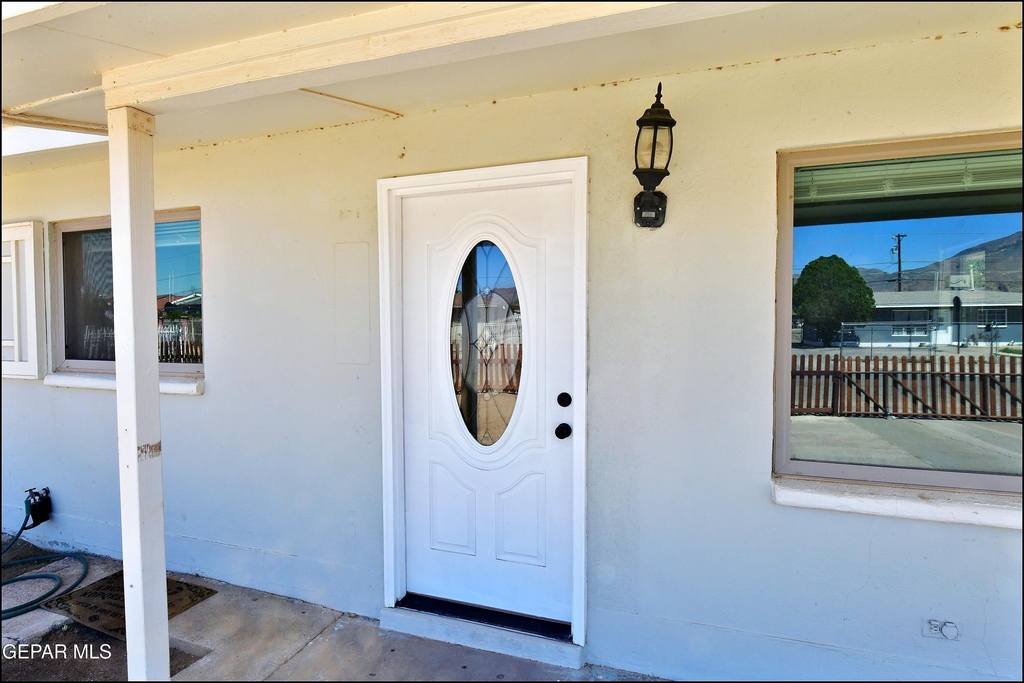 10324 Newport Drive - Photo 4