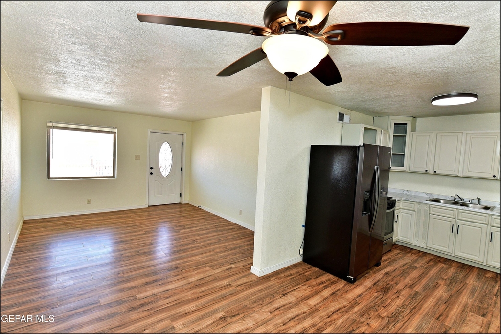 10324 Newport Drive - Photo 10