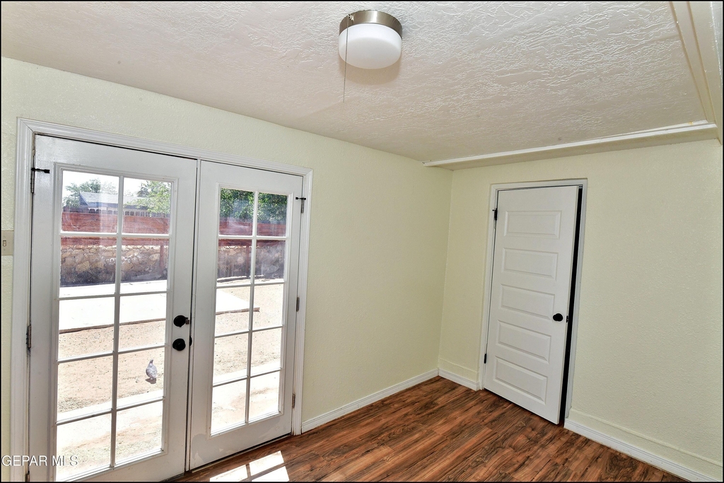 10324 Newport Drive - Photo 28