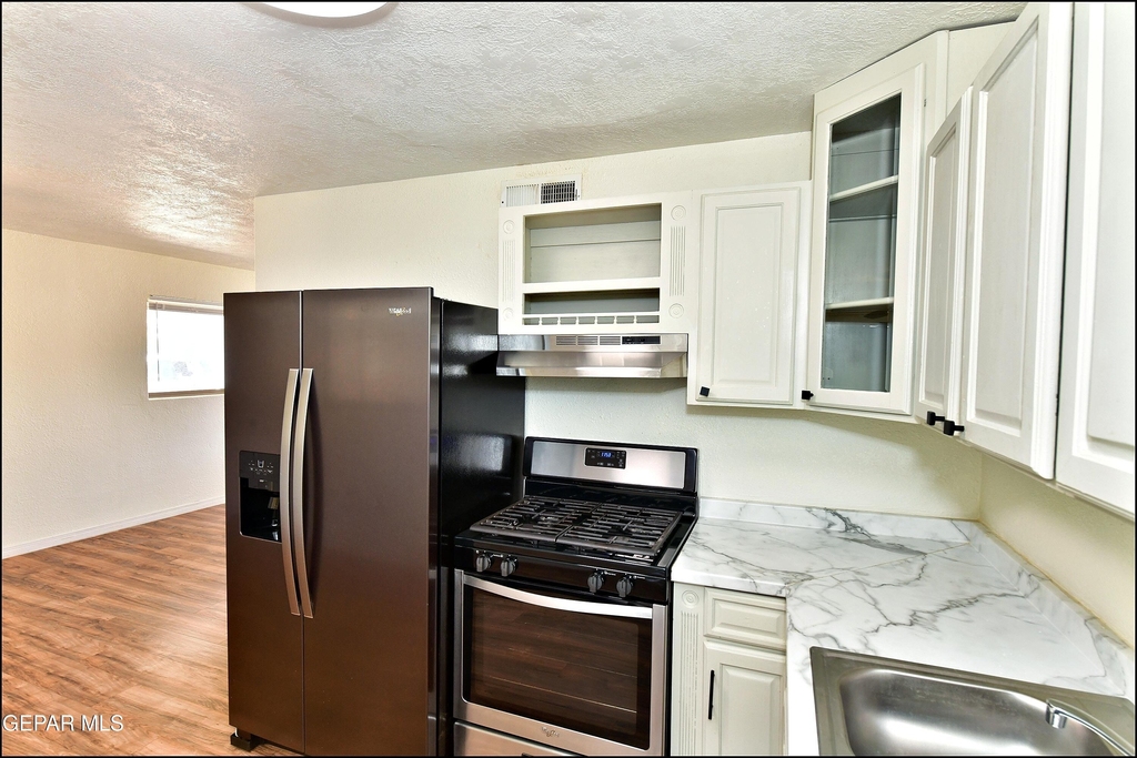 10324 Newport Drive - Photo 14