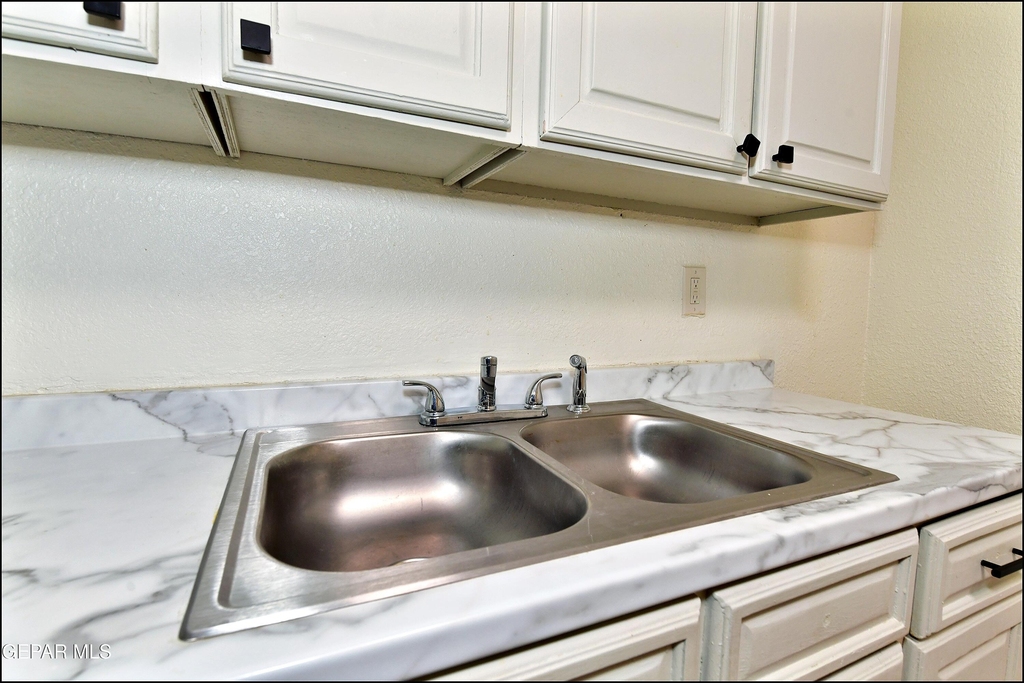 10324 Newport Drive - Photo 16