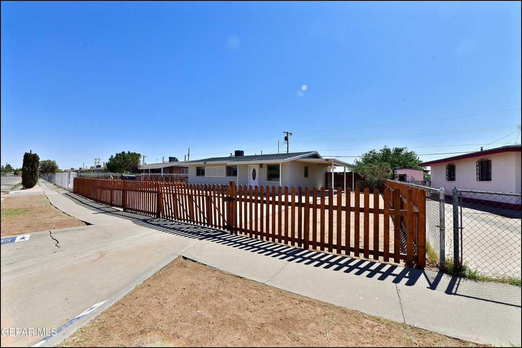 10324 Newport Drive - Photo 0