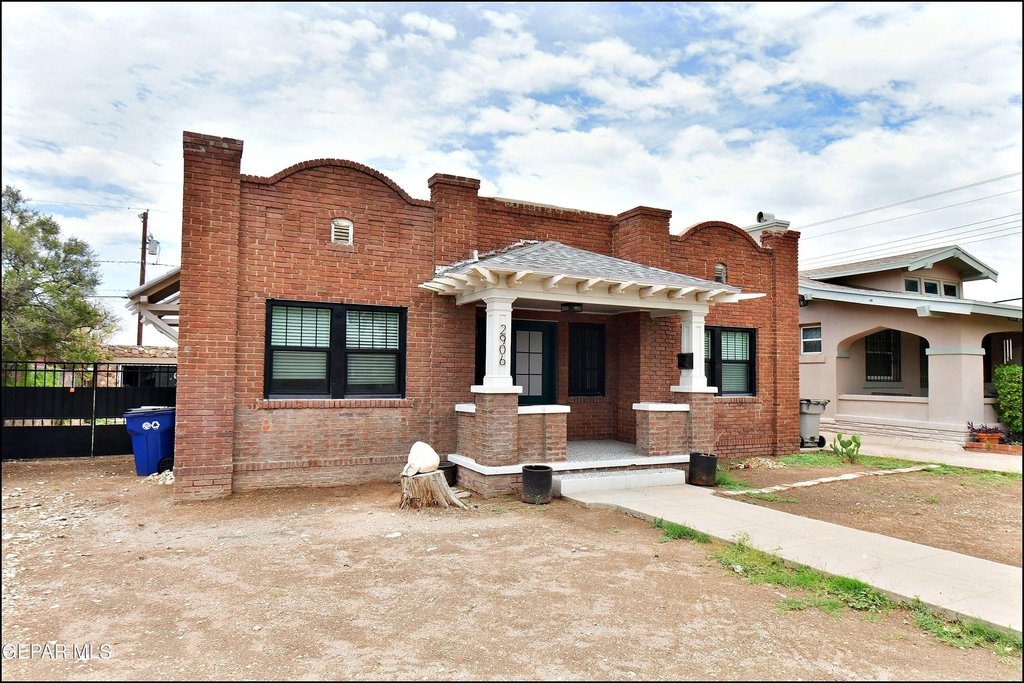 2906 Wheeling Avenue - Photo 1