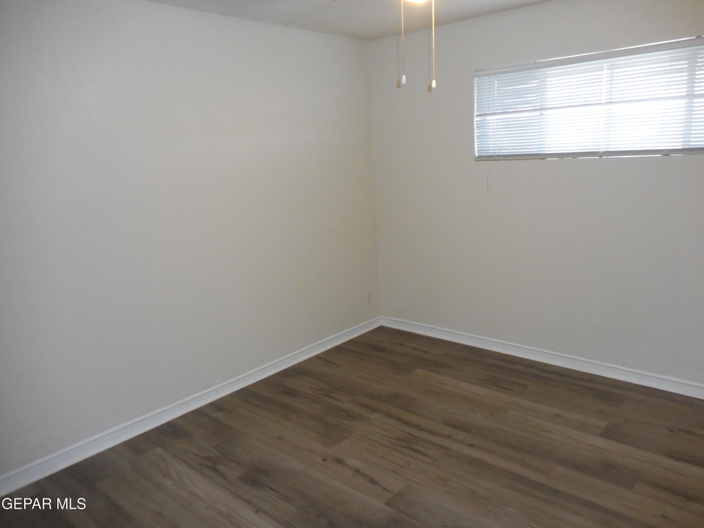 701 W Yandell Drive - Photo 8