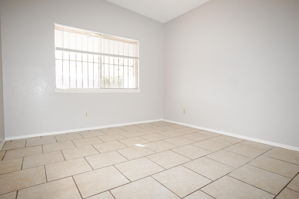 10109 Milan Street - Photo 3