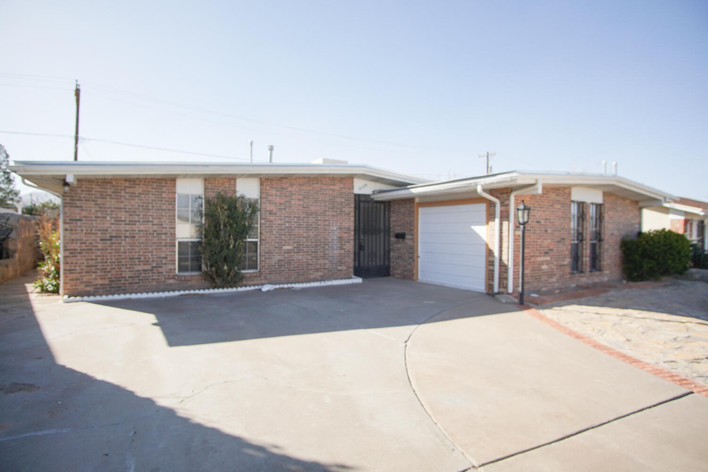 10109 Milan Street - Photo 0