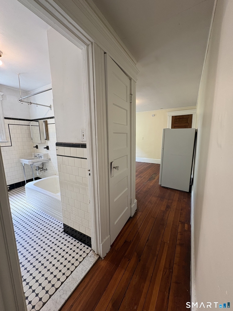 196 Norton Street - Photo 2