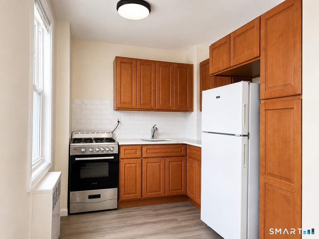 700 Summer Street - Photo 4
