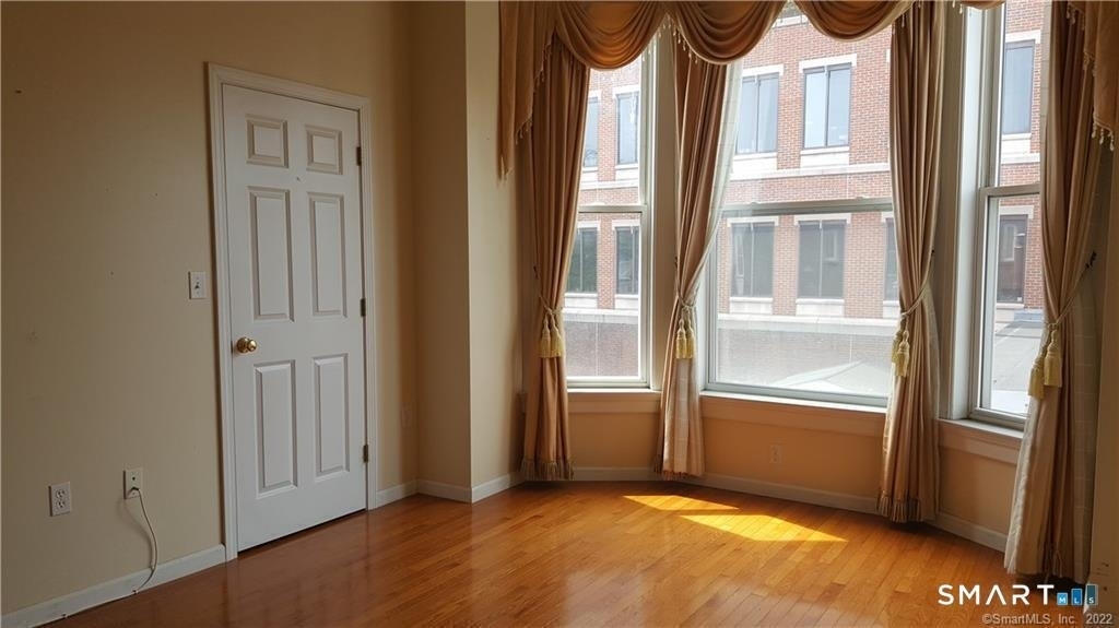 71-73 Whitney Avenue - Photo 4