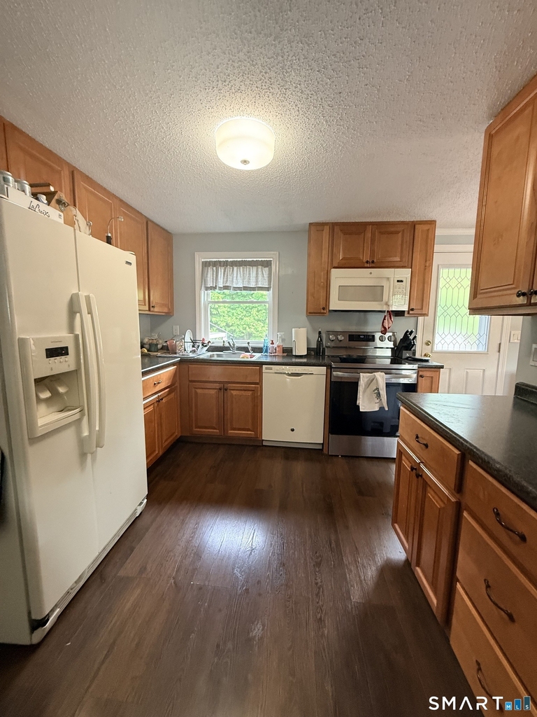 4 Harbor View Avenue - Photo 1
