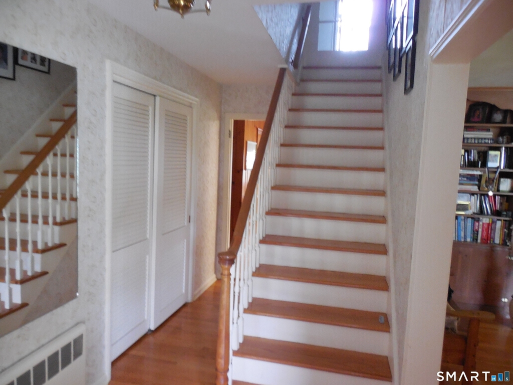 16 Shorelands Drive - Photo 4