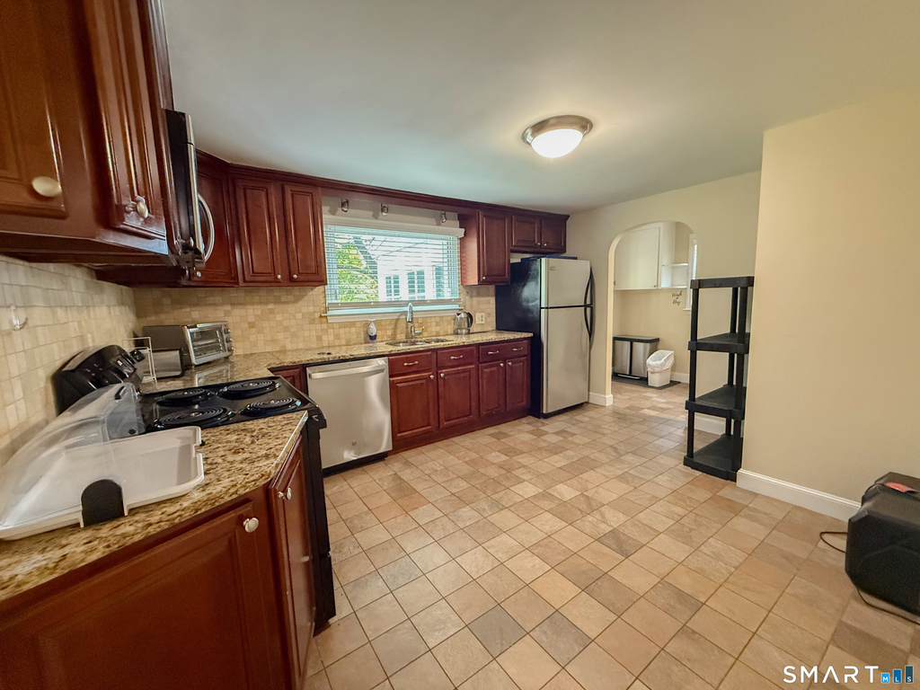 1657 Farmington Avenue - Photo 13