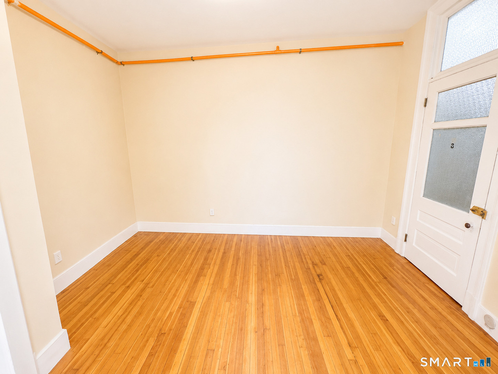 105 Bank Street - Photo 5
