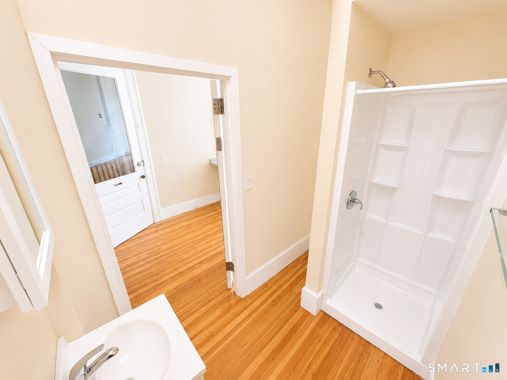 105 Bank Street - Photo 4