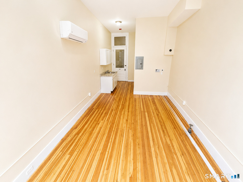 105 Bank Street - Photo 4