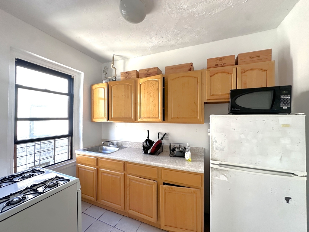 21-37 33rd Street - Photo 2