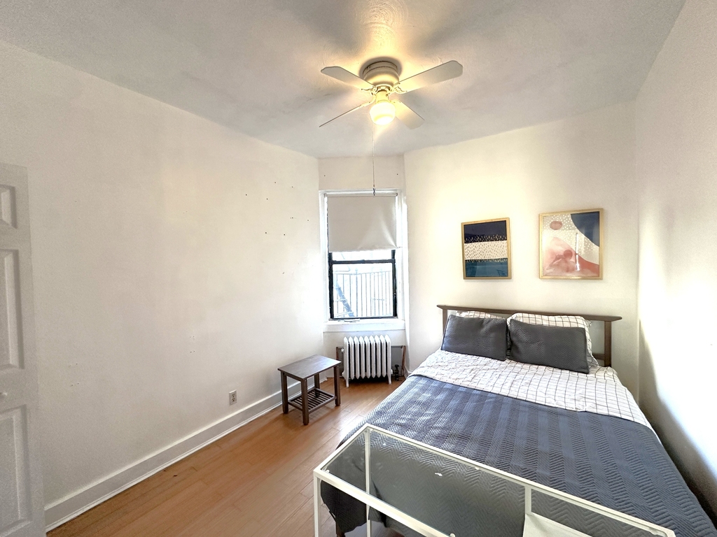 21-37 33rd Street - Photo 4