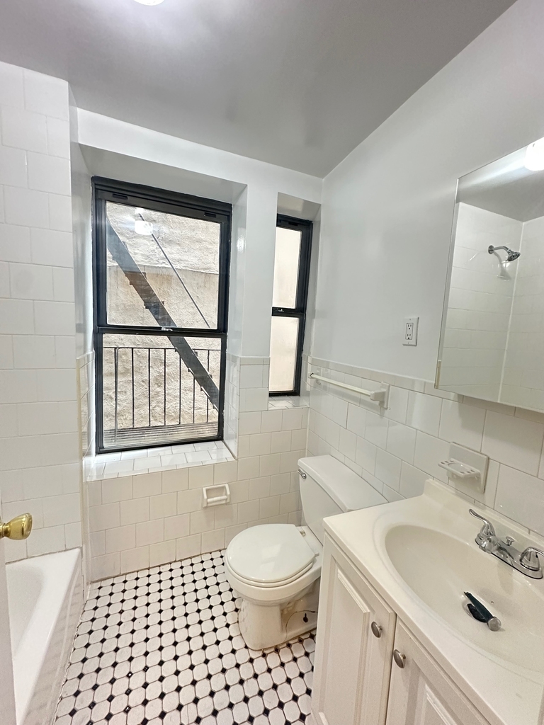 516 East 80th Street - Photo 3