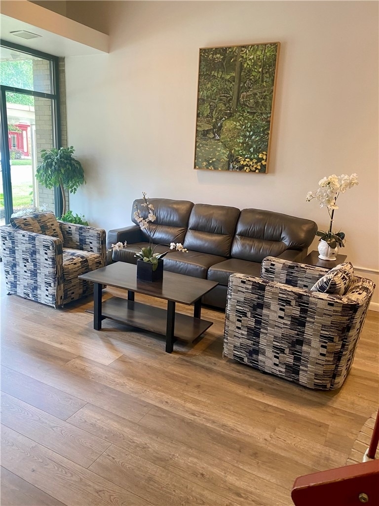 53 Academy Avenue - Photo 3