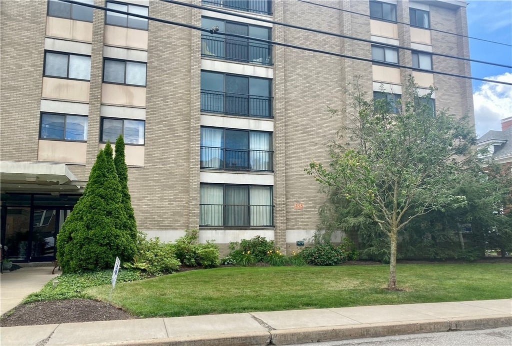 53 Academy Avenue - Photo 2