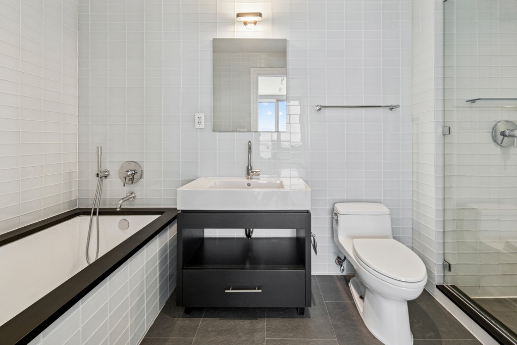 554 West 54th Street - Photo 5