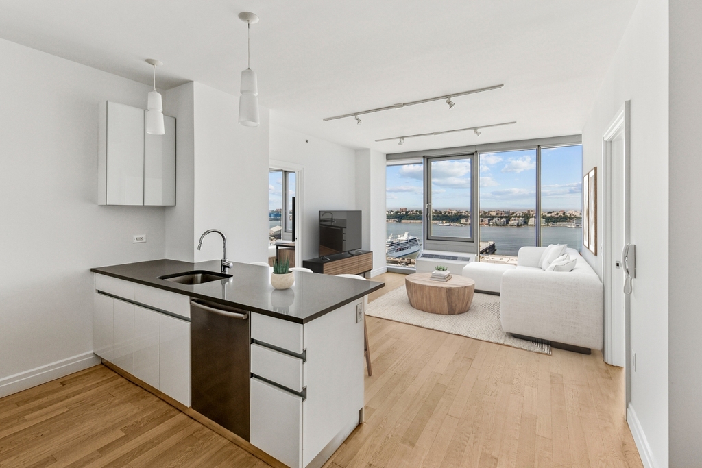 554 West 54th Street - Photo 2