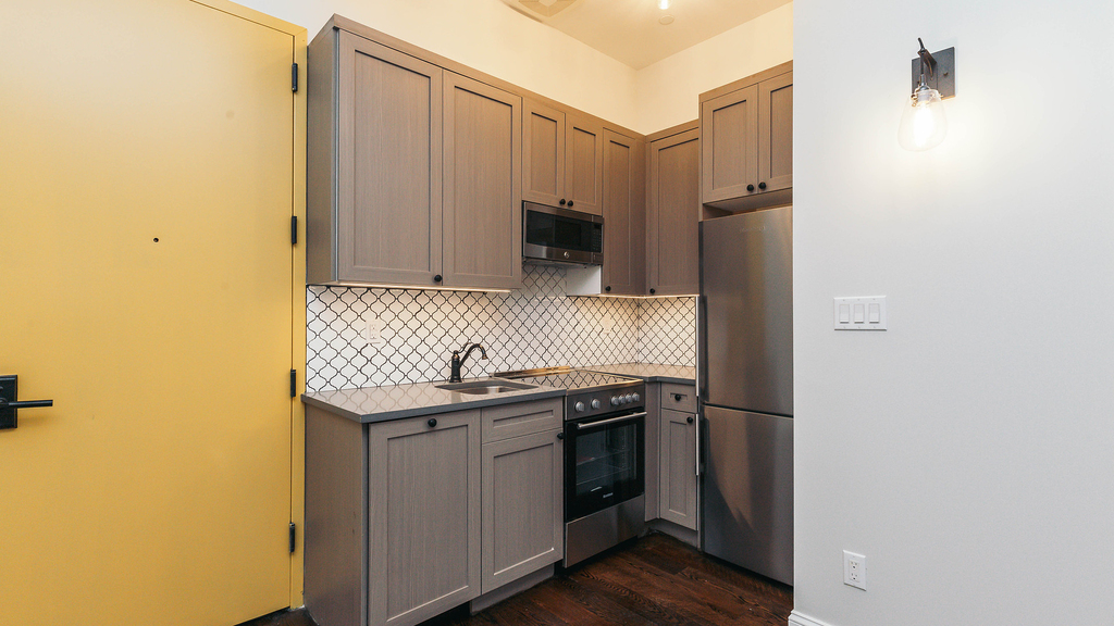 6080 Myrtle Ave - Photo 13
