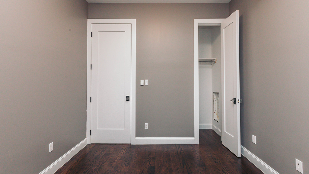 6080 Myrtle Ave - Photo 3