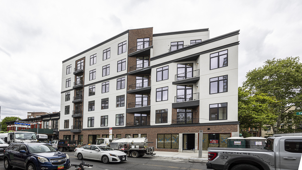899 Fulton St - Photo 12