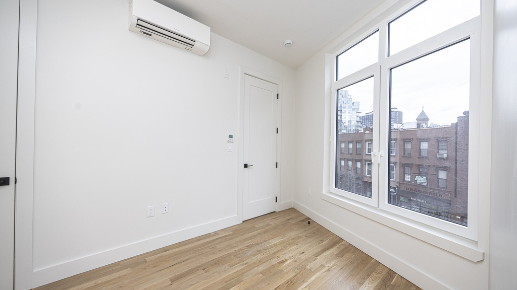 899 Fulton St - Photo 1