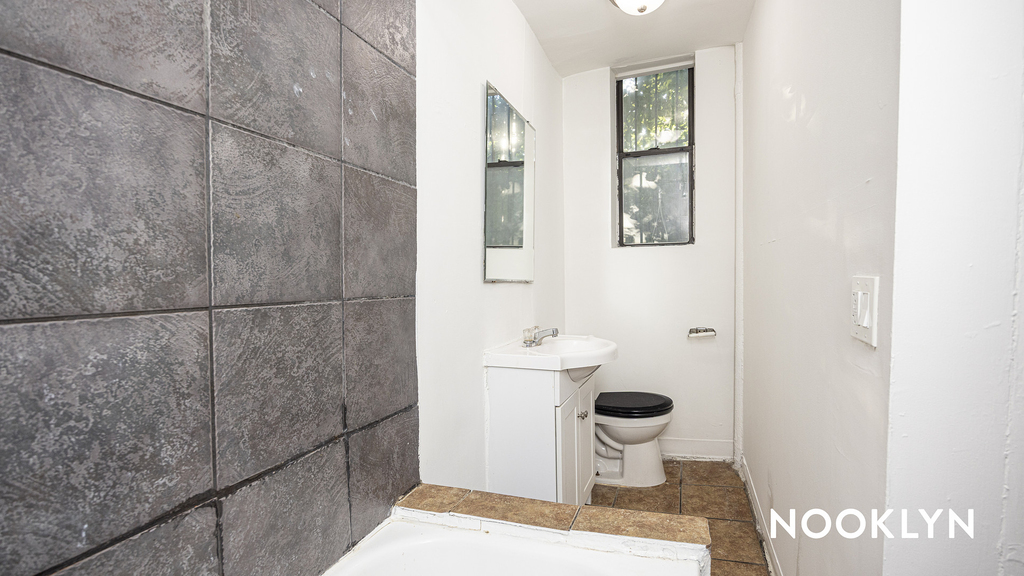 147 Starr St - Photo 6