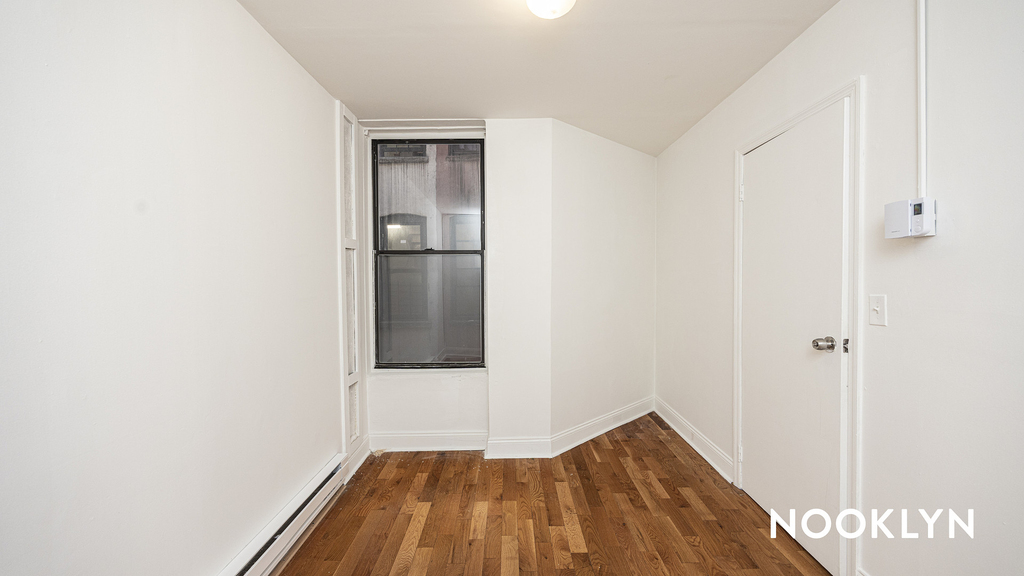 147 Starr St - Photo 5
