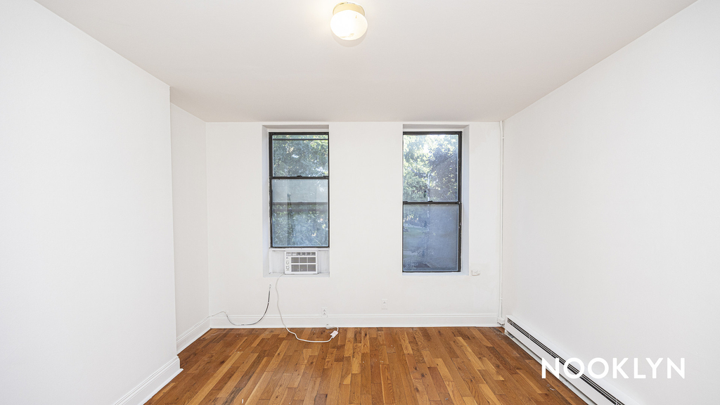 147 Starr St - Photo 8