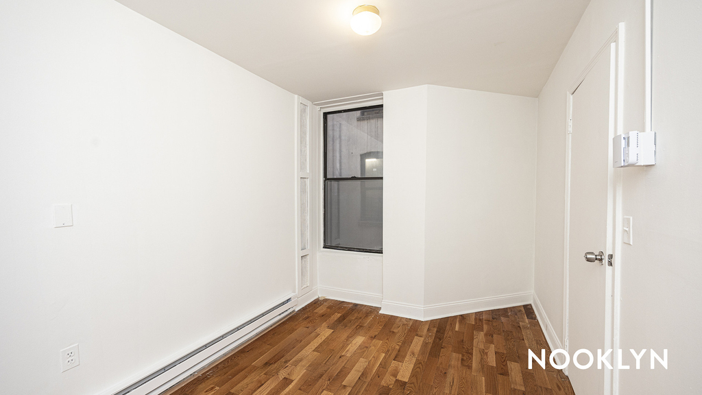 147 Starr St - Photo 4