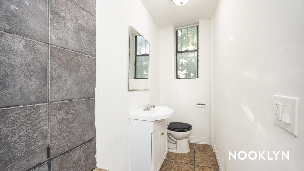 147 Starr St - Photo 18