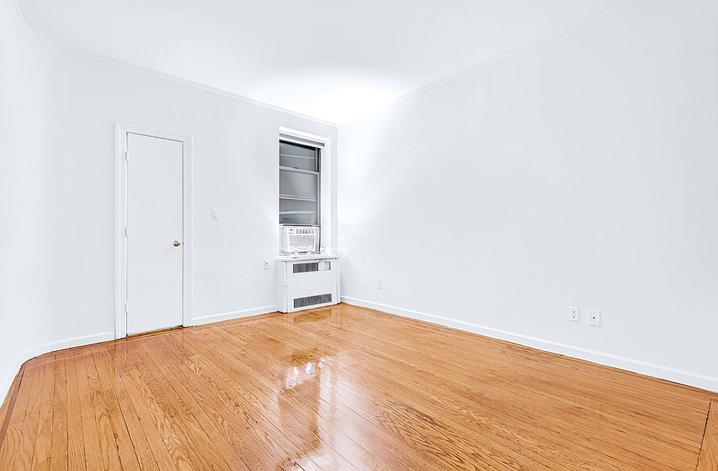 East 31st Street - Photo 2