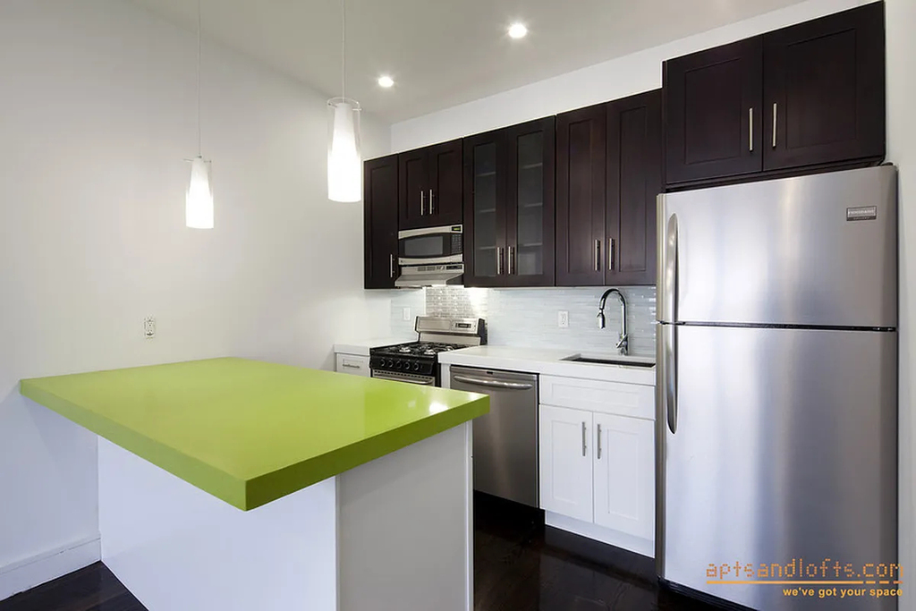 145 Rogers Avenue - Photo 2