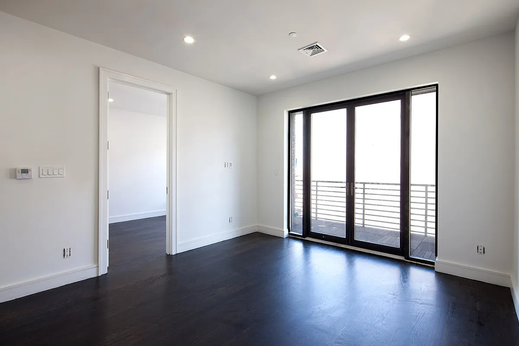 145 Rogers Avenue - Photo 0