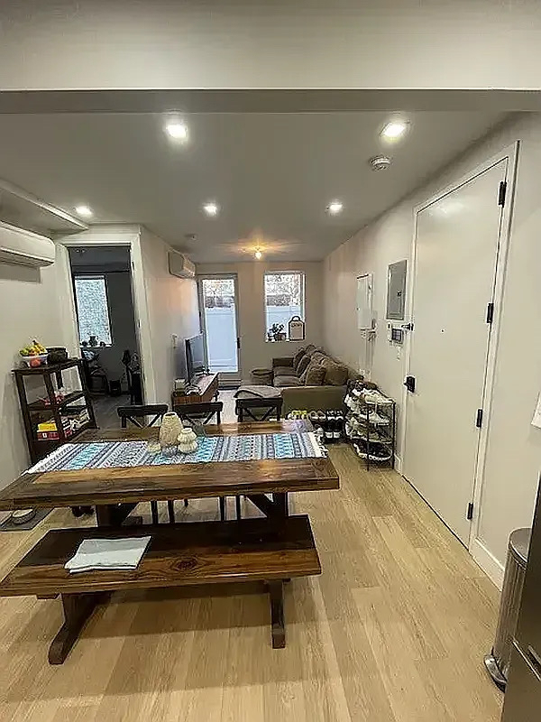 727 Dekalb Avenue - Photo 1