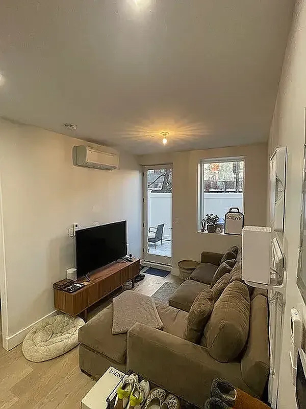 727 Dekalb Avenue - Photo 2