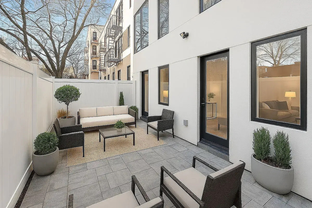 727 Dekalb Avenue - Photo 0
